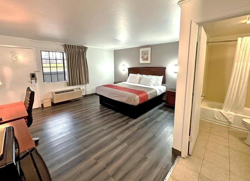 Red Carpet Inn - Stamford Exteriér fotografie