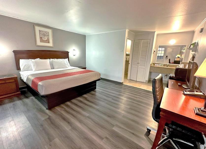 Red Carpet Inn - Stamford Exteriér fotografie